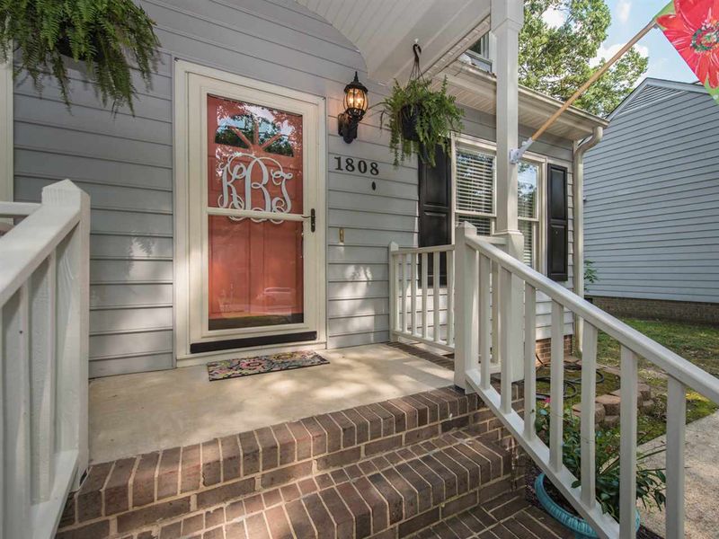 1808 Sagamore Ct, Raleigh, NC 27604