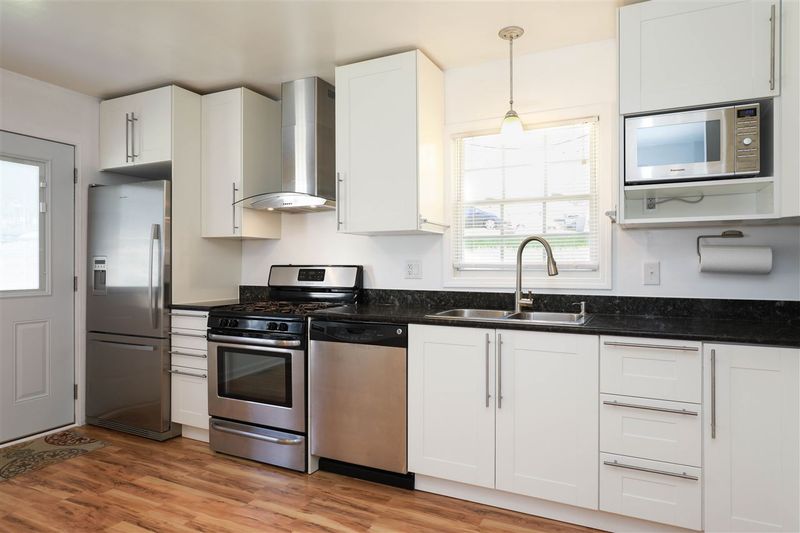 1808 Sunview St, Raleigh, NC 27610