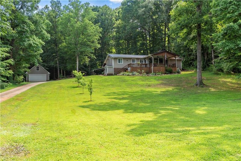 1808 Travis Ln, Burlington, NC 27217