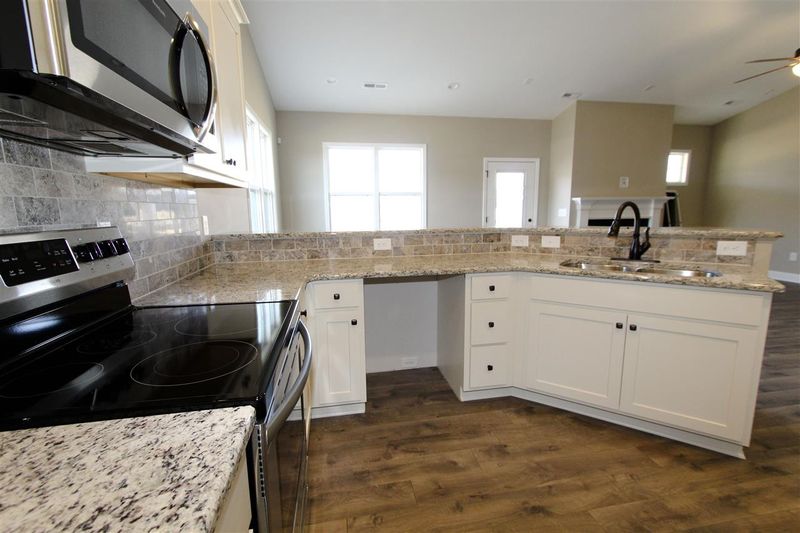 1809 Huntsbridge Dr, Clayton, NC 27520
