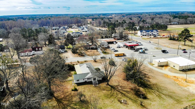1809 Nc 42 , Willow Springs, NC 27592