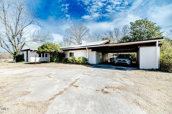 1809 Nc 42 , Fuquay Varina, NC 27526