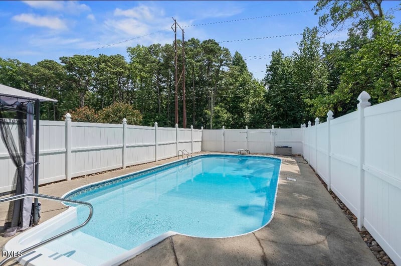1809 Saddlewood Ln, Sanford, NC 27330