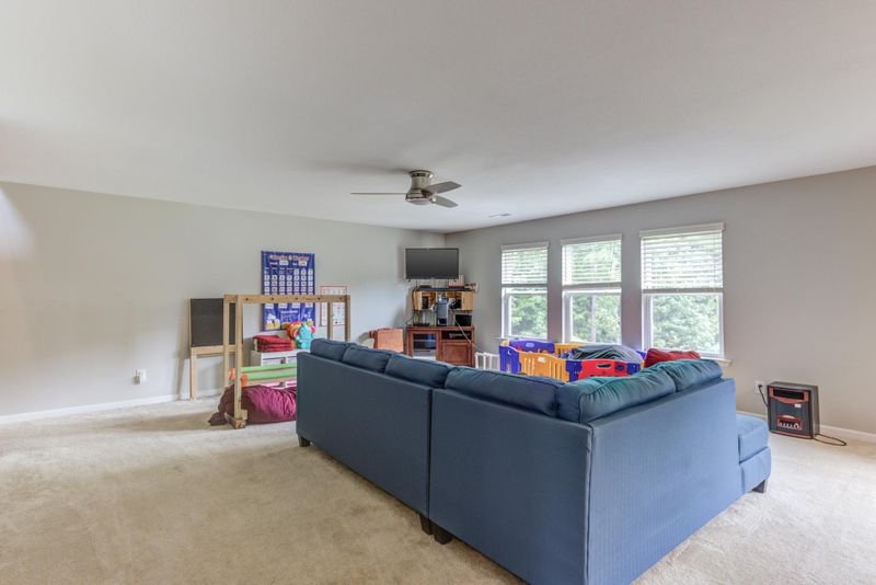 181 Sequoia Dr, Clayton, NC 27527