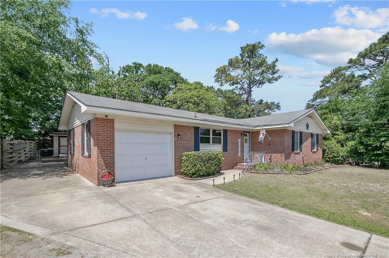1810 Ashton Rd, Fayetteville, NC 28304