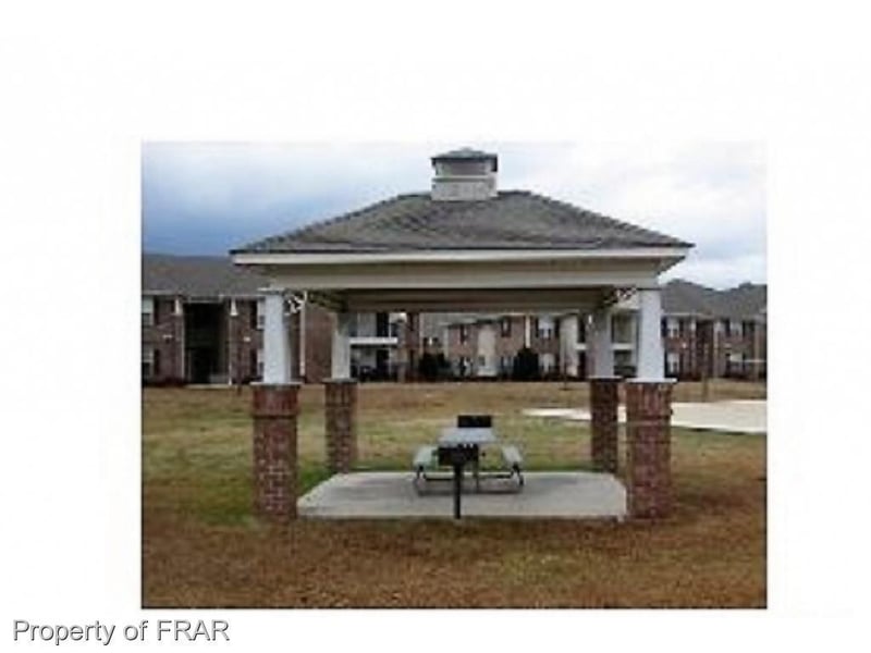 1810 Balmoral Dr, Fayetteville, NC 28304