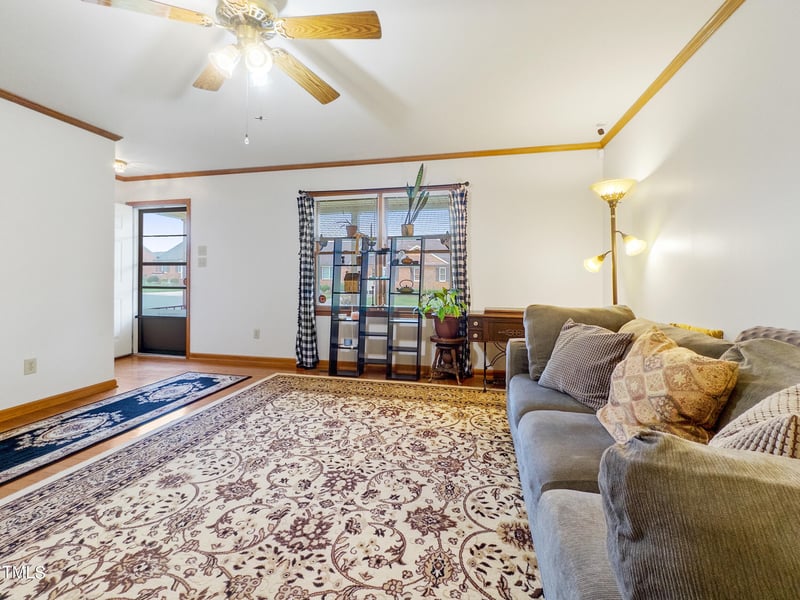 1810 Meadow Green Dr, Graham, NC 27253