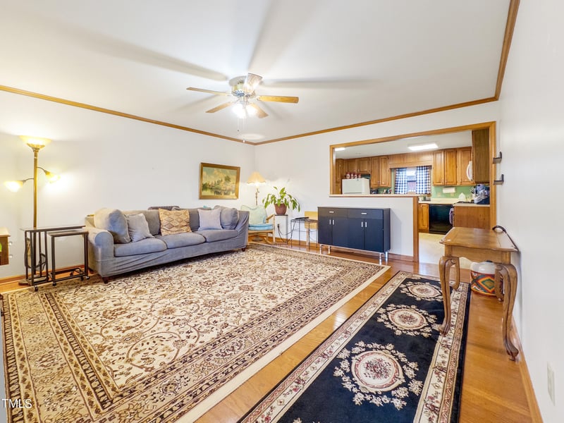 1810 Meadow Green Dr, Graham, NC 27253