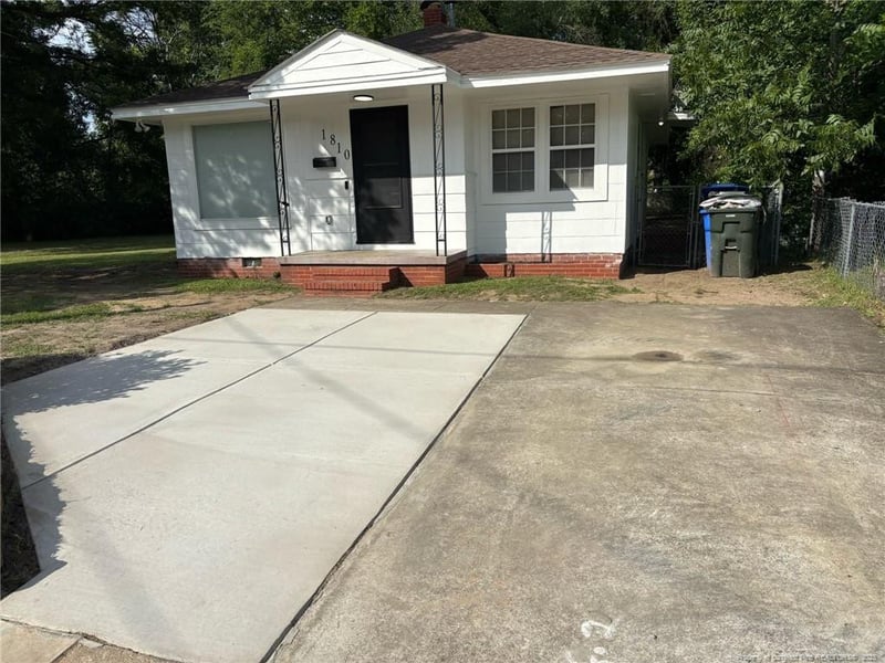 1810 Murchison Rd, Fayetteville, NC 28301