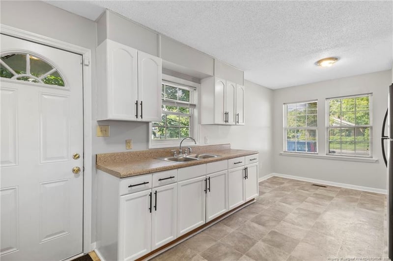 1810 Murchison Rd, Fayetteville, NC 28301