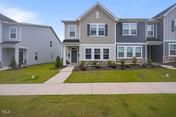 1811 Aspen River Ln, Apex, NC 27502