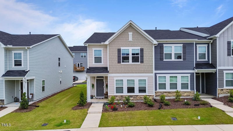 1811 Aspen River Ln, Apex, NC 27502