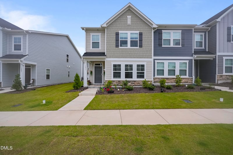 1811 Aspen River Ln, Apex, NC 27502