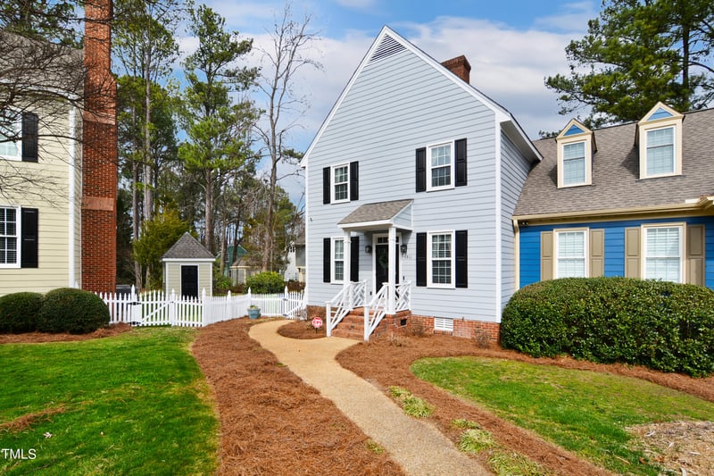 1811 Carrington Dr, Raleigh, NC 27615