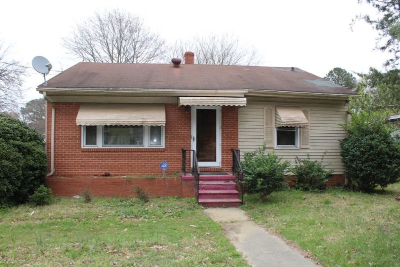 1811 Charles St, Raleigh, NC 27610