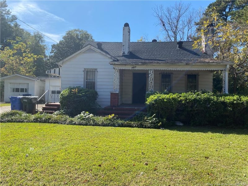 1811 Harris St, Fayetteville, NC 28301