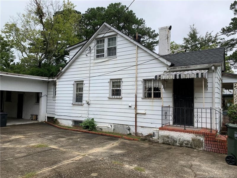 1811 Harris St, Fayetteville, NC 28301