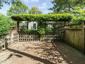 1811 Park Dr, Raleigh, NC 27605