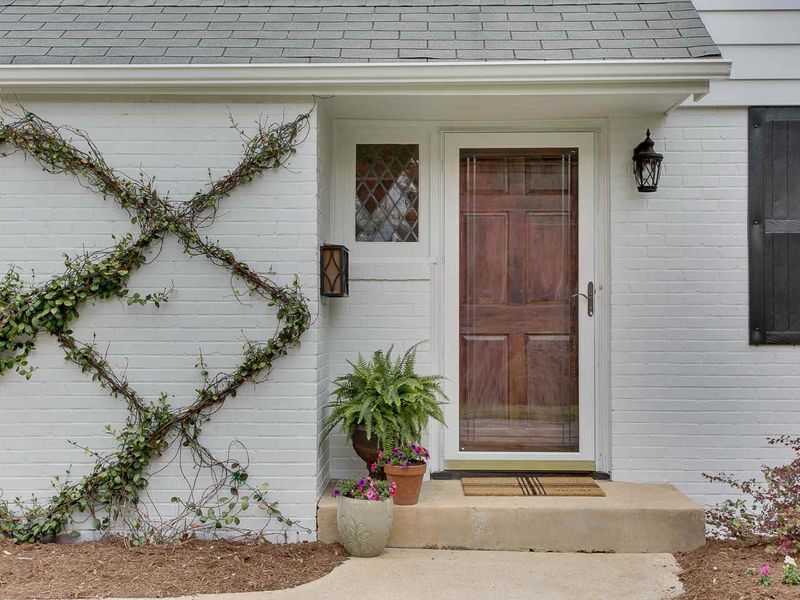 1812 Arlington St, Raleigh, NC 27608