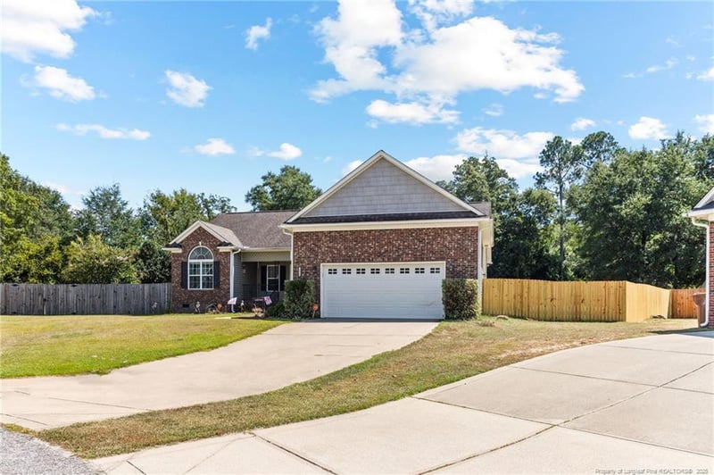1812 Citidancer Ct, Hope Mills, NC 28348