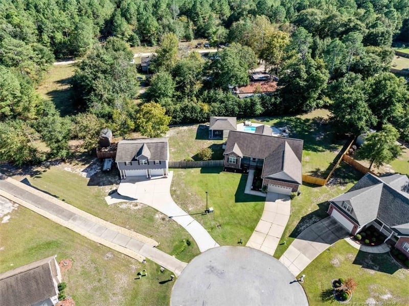 1812 Citidancer Ct, Hope Mills, NC 28348