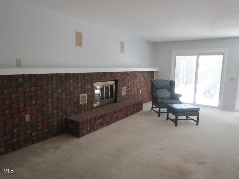 1812 Crepe Myrtle Dr, Sanford, NC 27330