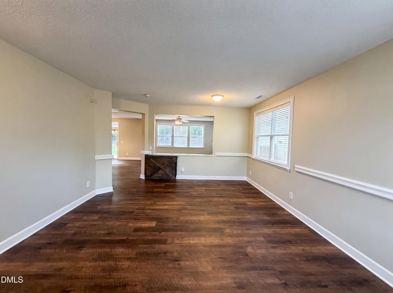 1812 Devonridge Dr, Fuquay Varina, NC 27526