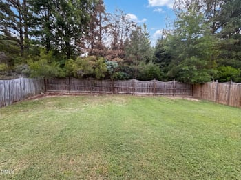 1812 Devonridge Dr, Fuquay Varina, NC 27526