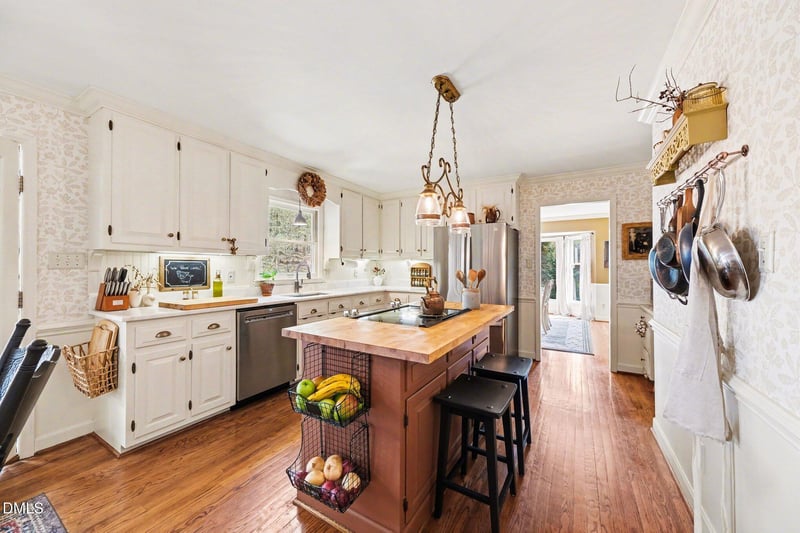 1812 Grande Oaks Rd, Durham, NC 27712