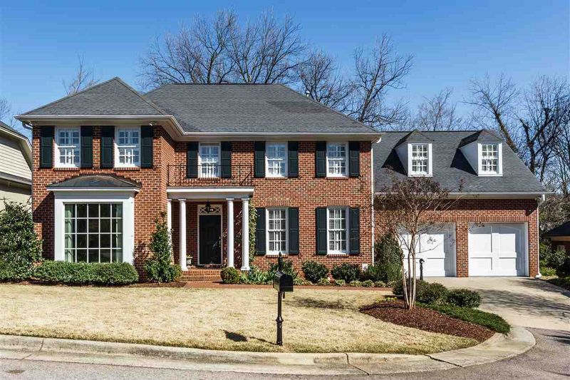 1812 Great Oaks Dr, Raleigh, NC 27608