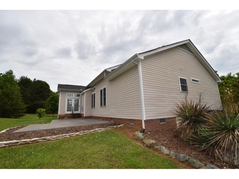 1812 Hanford Hills, Graham, NC 27217