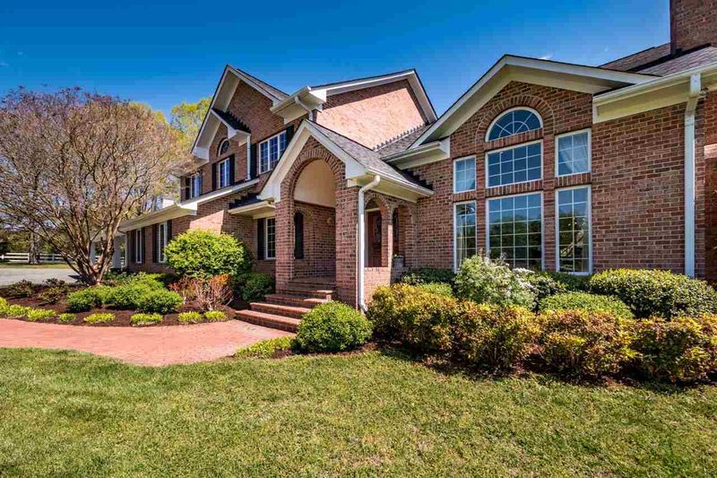 1812 Mclennans Farm Rd, Chapel Hill, NC 27516