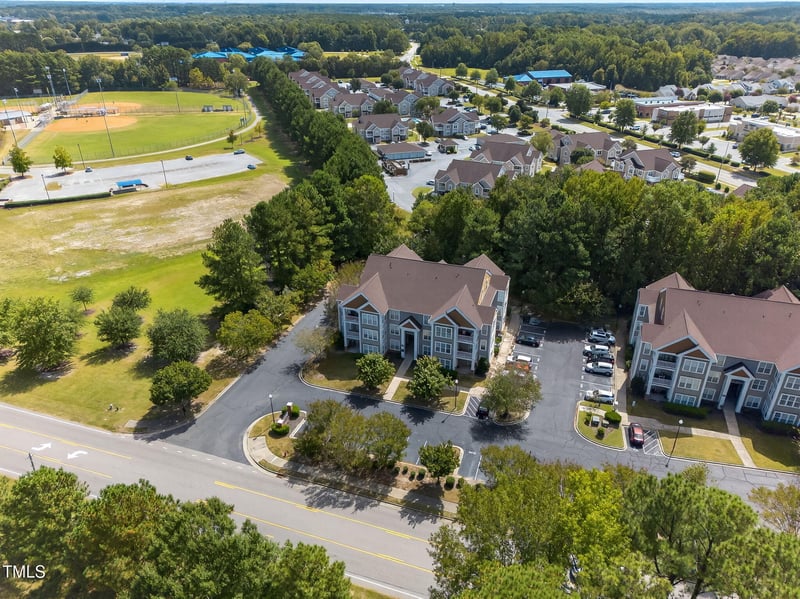 1812 Parkside Village Dr, Clayton, NC 27520