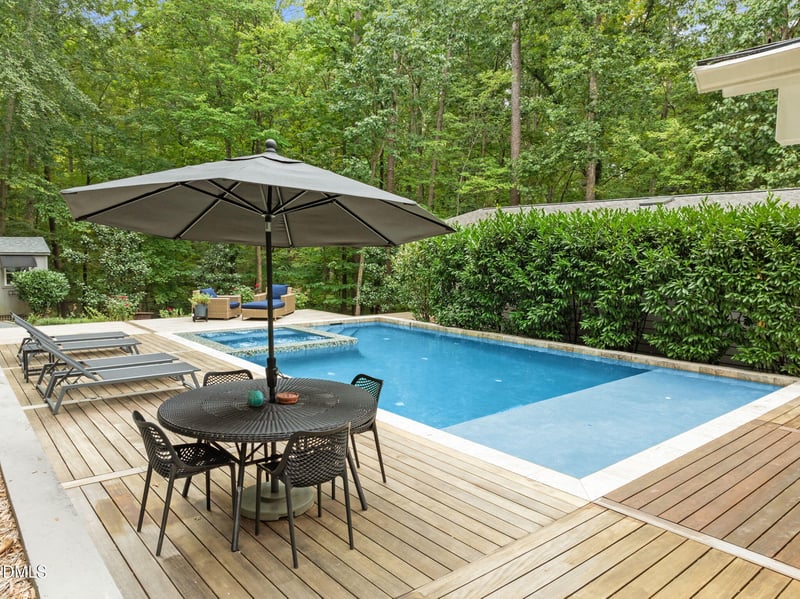 1812 Rolling Rd, Chapel Hill, NC 27514