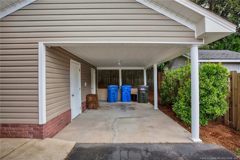 1812 Sunnyside Cir, Fayetteville, NC 28304