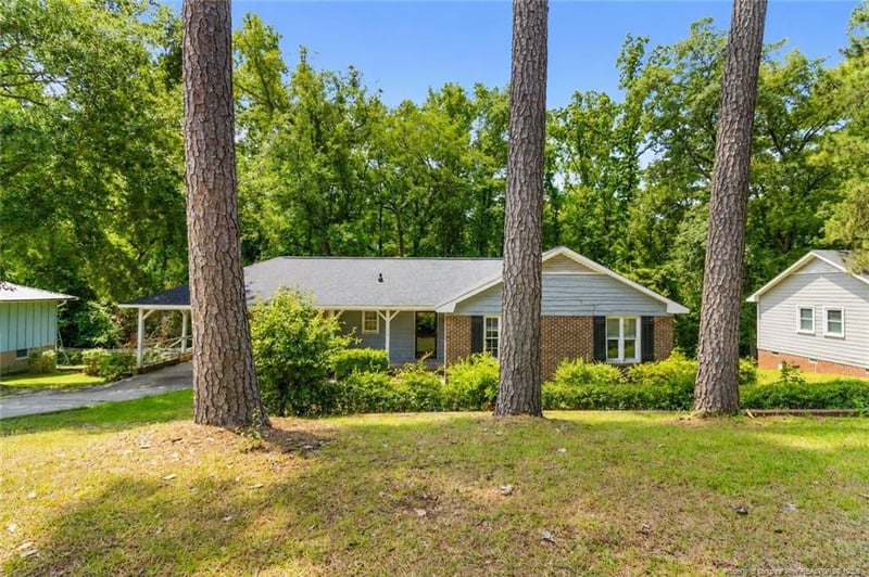 1812 Swann St, Fayetteville, NC 28303