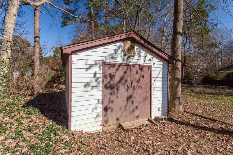 1812 Tarbert Dr, Cary, NC 27519