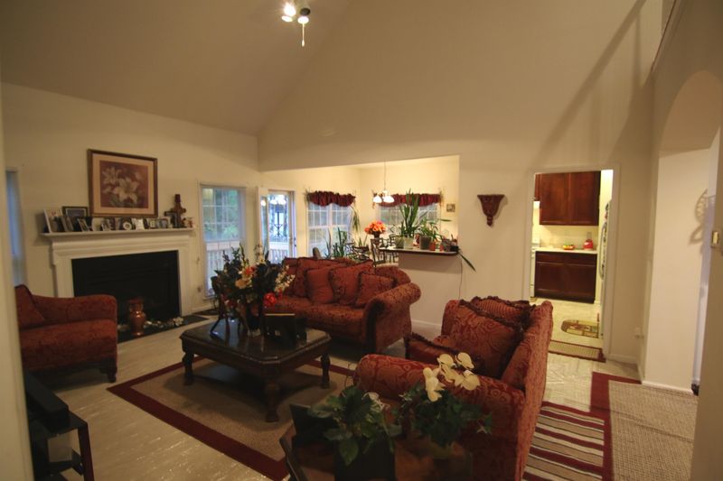 1812 Turning Leaf Ln, Durham, NC 27712