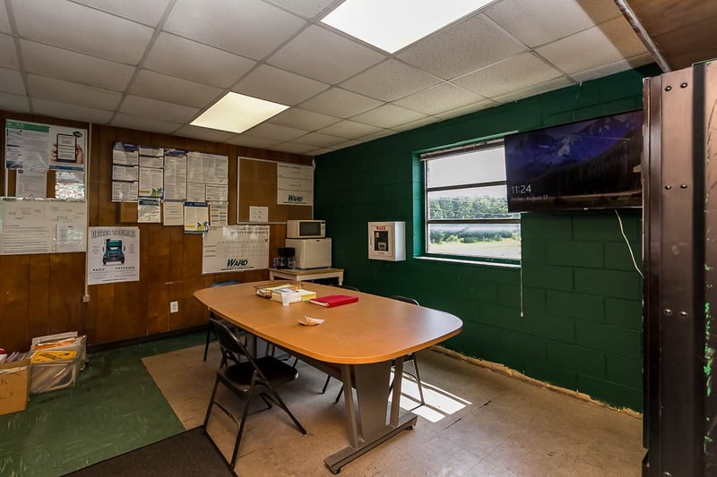 1812 Us 70 Hw, Durham, NC 27703
