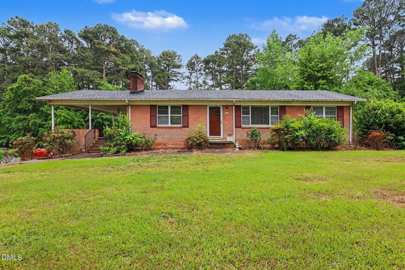 1813 Carbonton Rd, Sanford, NC 27330