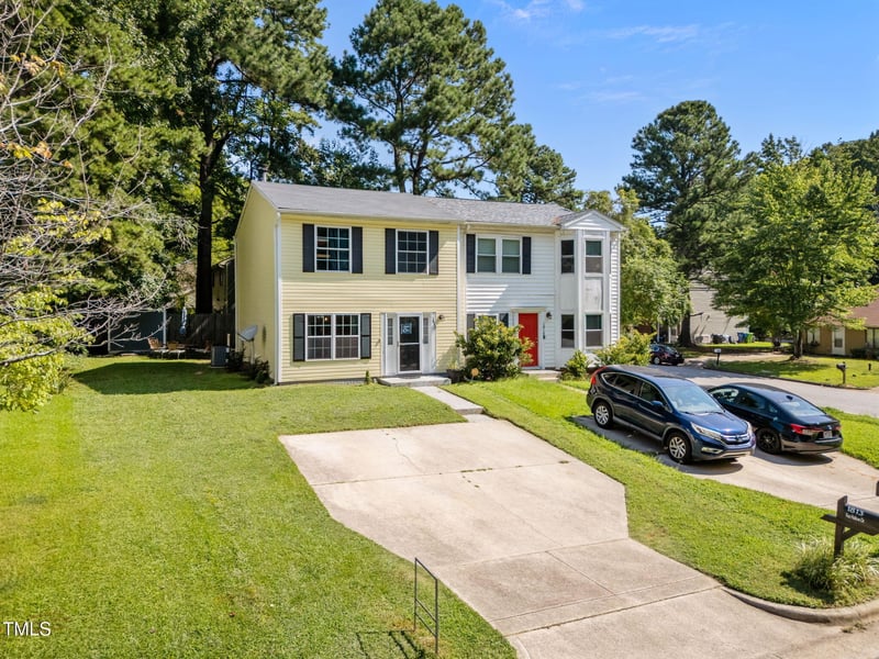 1813 Fox Hollow Dr, Raleigh, NC 27610