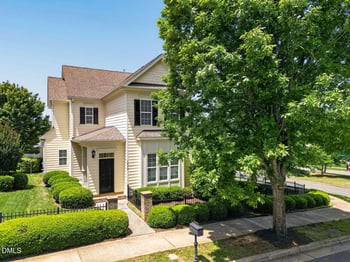 1813 Green Oaks Pw, Holly Springs, NC 27540