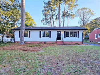 1813 Manteo St, Fayetteville, NC 28303