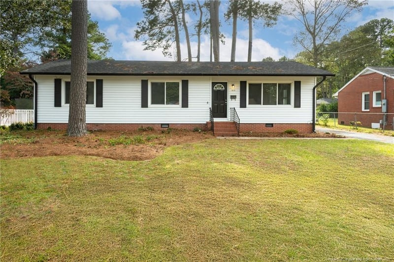 1813 Manteo St, Fayetteville, NC 28303