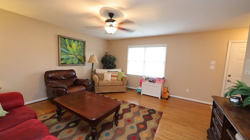1813 Meadow Green Dr, Graham, NC 27253