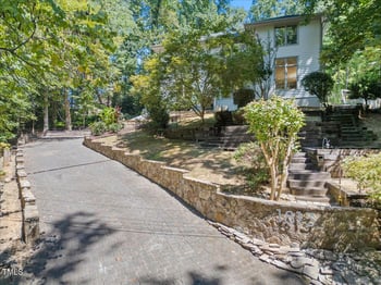 1813 Rolling Rd, Chapel Hill, NC 27514