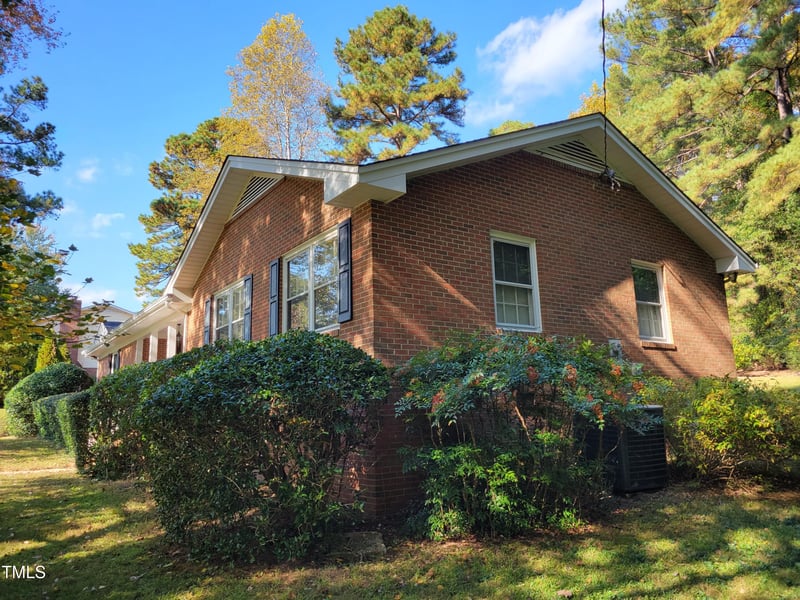 1813 Sutphin Dr, Sanford, NC 27330