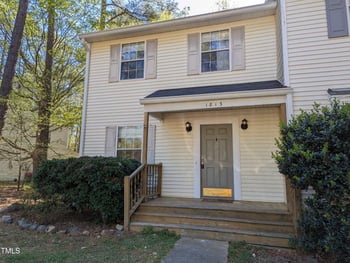 1813 Trailwood Dr, Raleigh, NC 27606