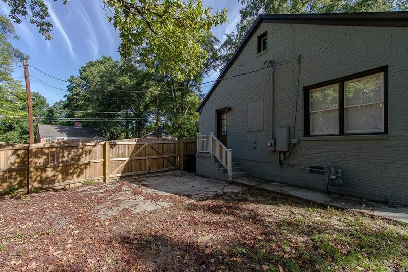 1814 Hillcrest Dr, Durham, NC 27705