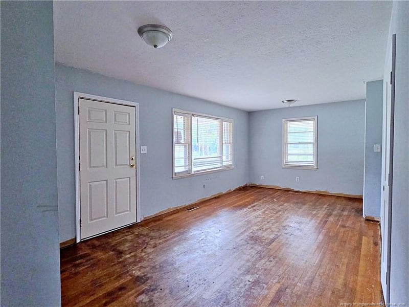 1814 Wayne Ln, Fayetteville, NC 28304